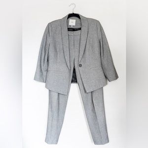 Minimum gray pant suit sz6-8.  One button sz 8 blazer, flat front ankle trouser